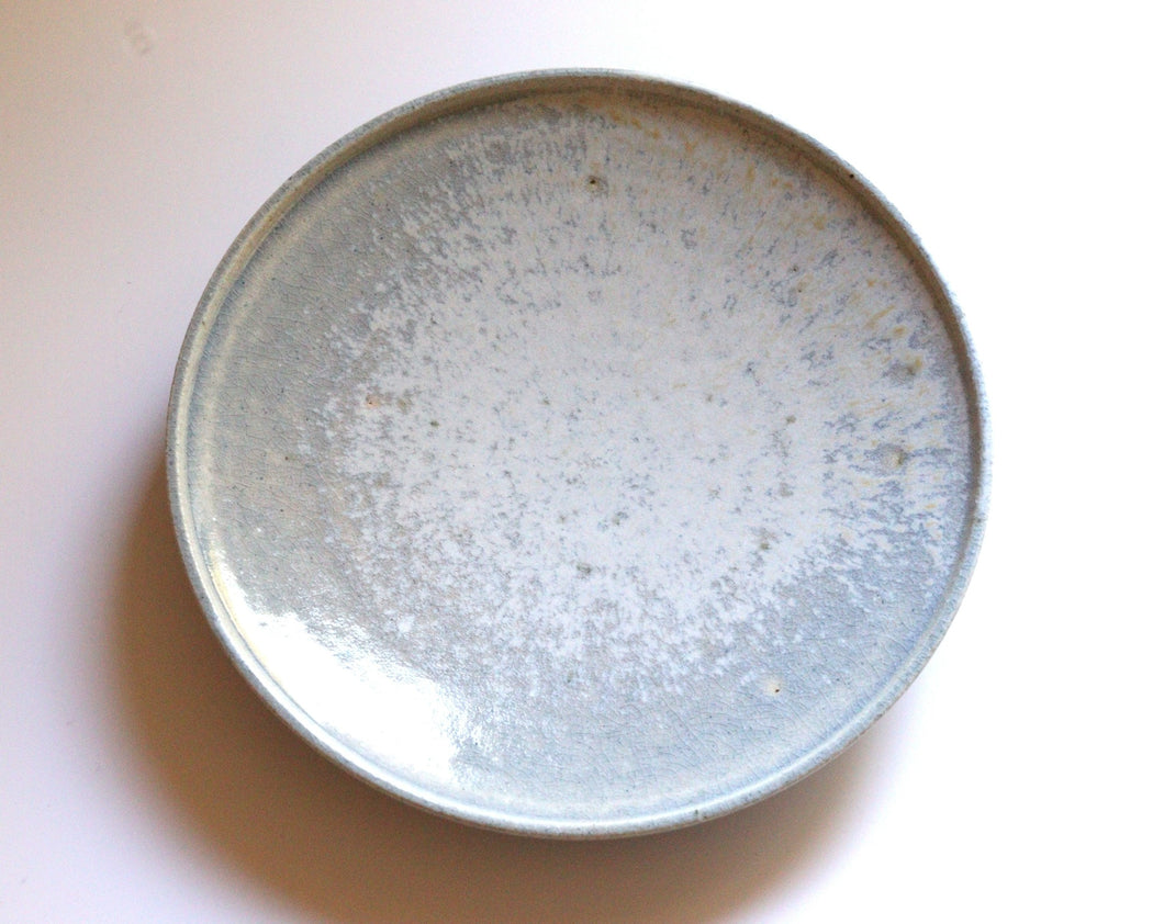 灰白ブルー7寸立ちリム皿