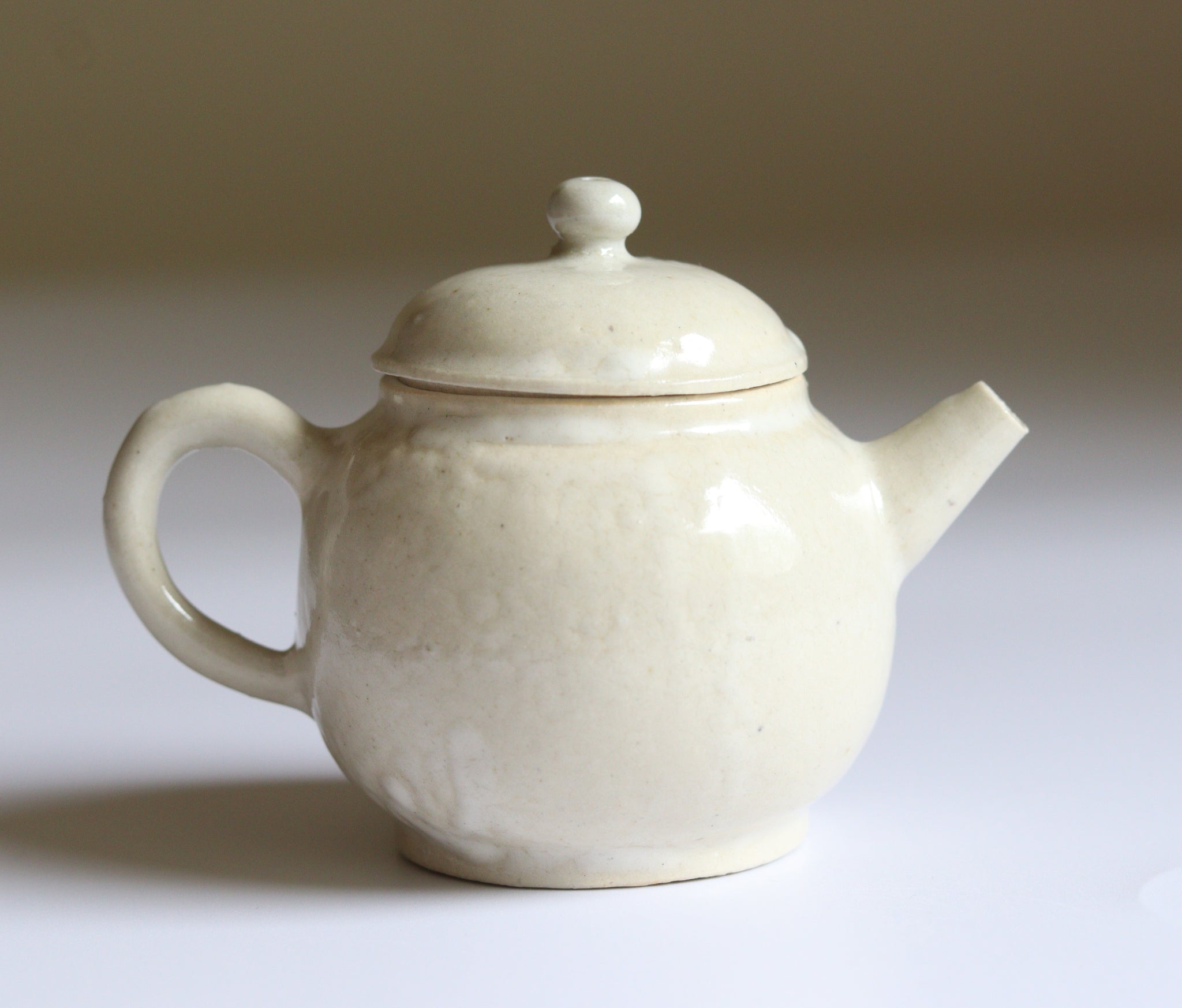 白磁小壺　面取茶入　作家品　茶道具　共箱　送料込み1002 白磁小壺 面取茶入 作家品 茶道具 共箱 送料込み1002